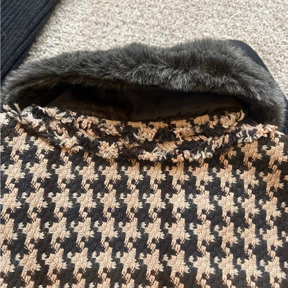 CAbi Women's Houndstooth Jacket with Faux Fur Collar - Picture 8 of 9